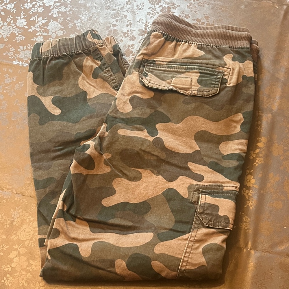 Sonoma Boys Camouflage Joggers size 10/12 EUC!